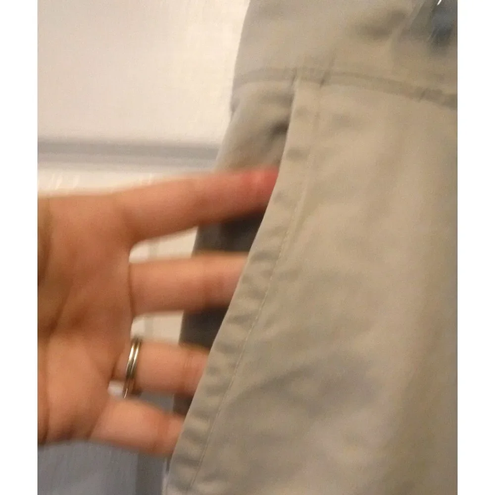 Gap Women's Pants Relaxed Girlfriend Khaki Size 8 NWOT - Picture 3 of 5